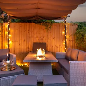  Apartment Exquisite Apartments- With Garden Lounge & games room United Kingdom