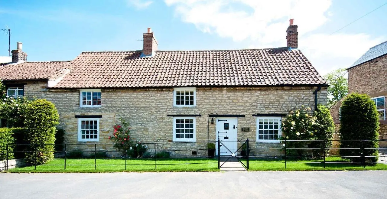 Country house Stunning Yew Tree Cottage Westow United Kingdom