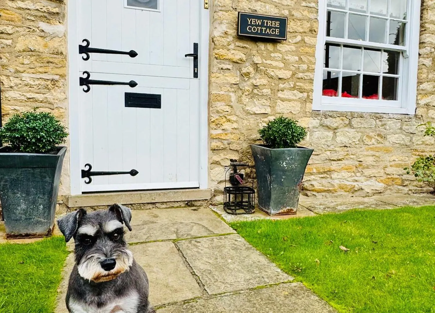 Stunning Yew Tree Cottage Westow Country house