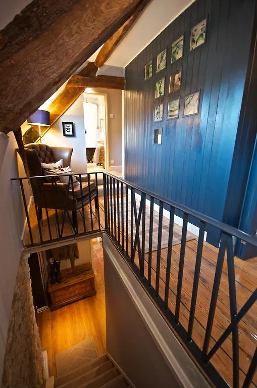Stunning Yew Tree Cottage Westow Country house