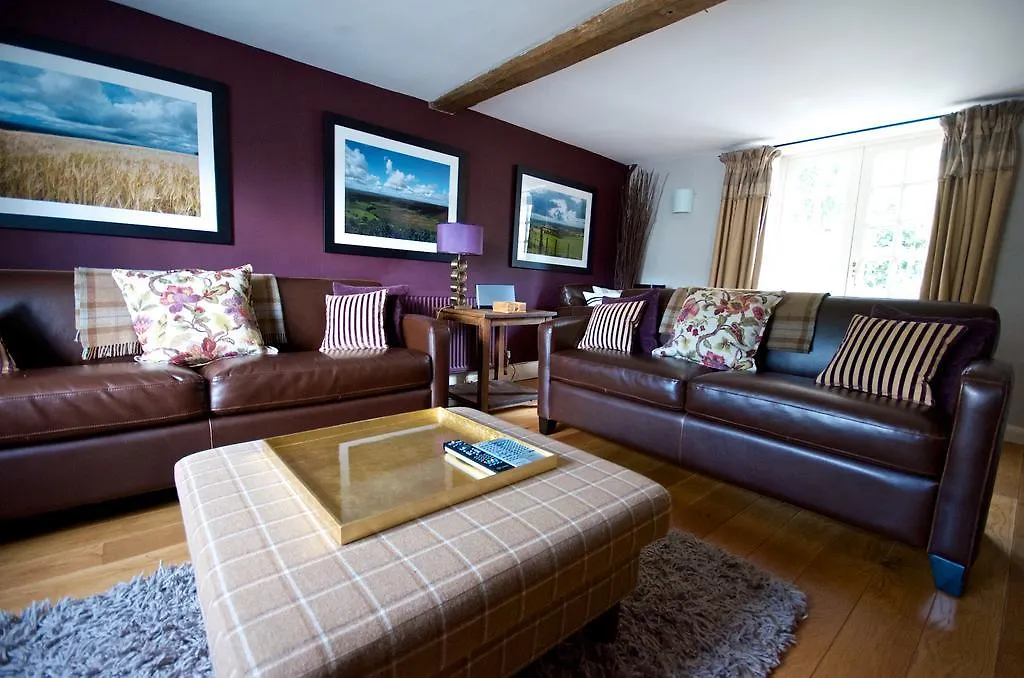 Country house Stunning Yew Tree Cottage Westow United Kingdom