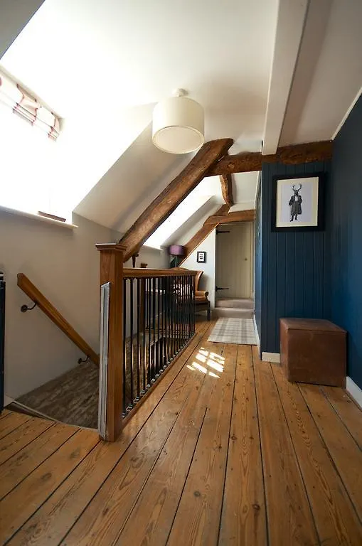 Stunning Yew Tree Cottage Westow 0*,