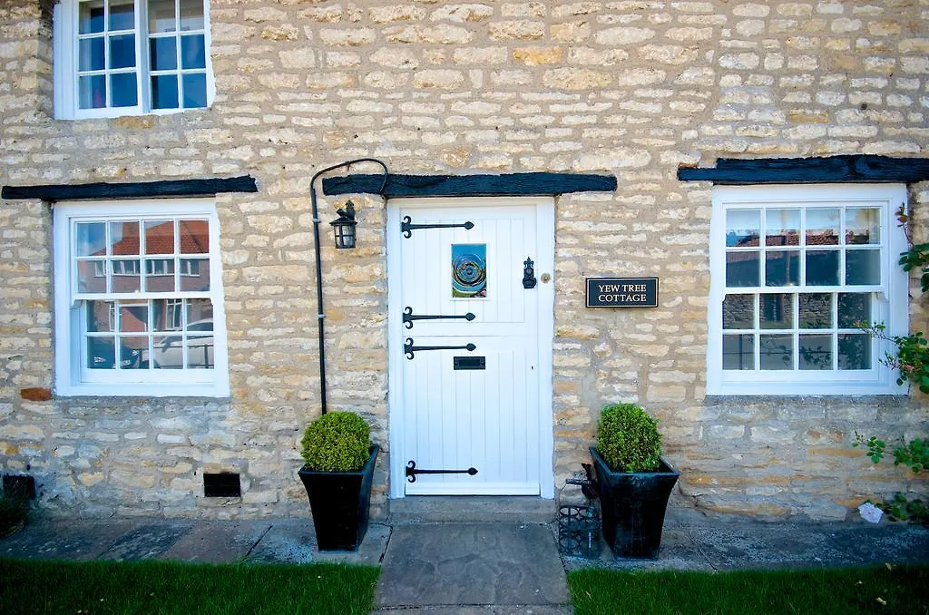 Stunning Yew Tree Cottage Westow