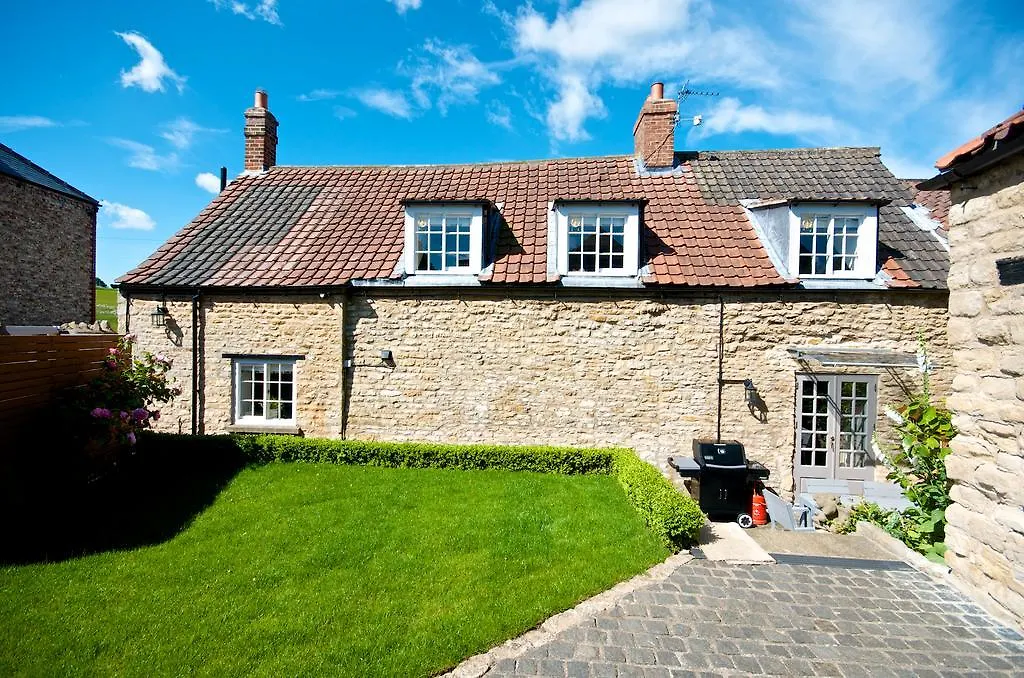 Country house Stunning Yew Tree Cottage Westow